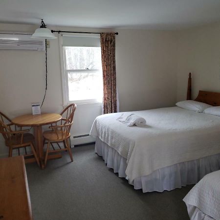 New London Fairway Motel מראה חיצוני תמונה